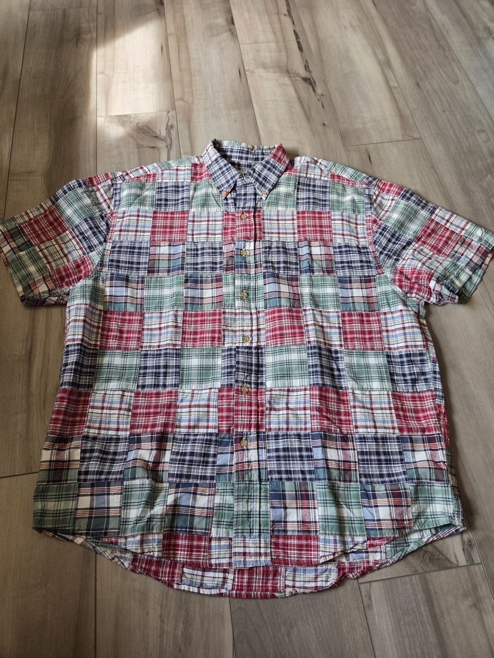 Eddie Bauer Men's Short-Sleeve Plaid Button-Down Shirt
